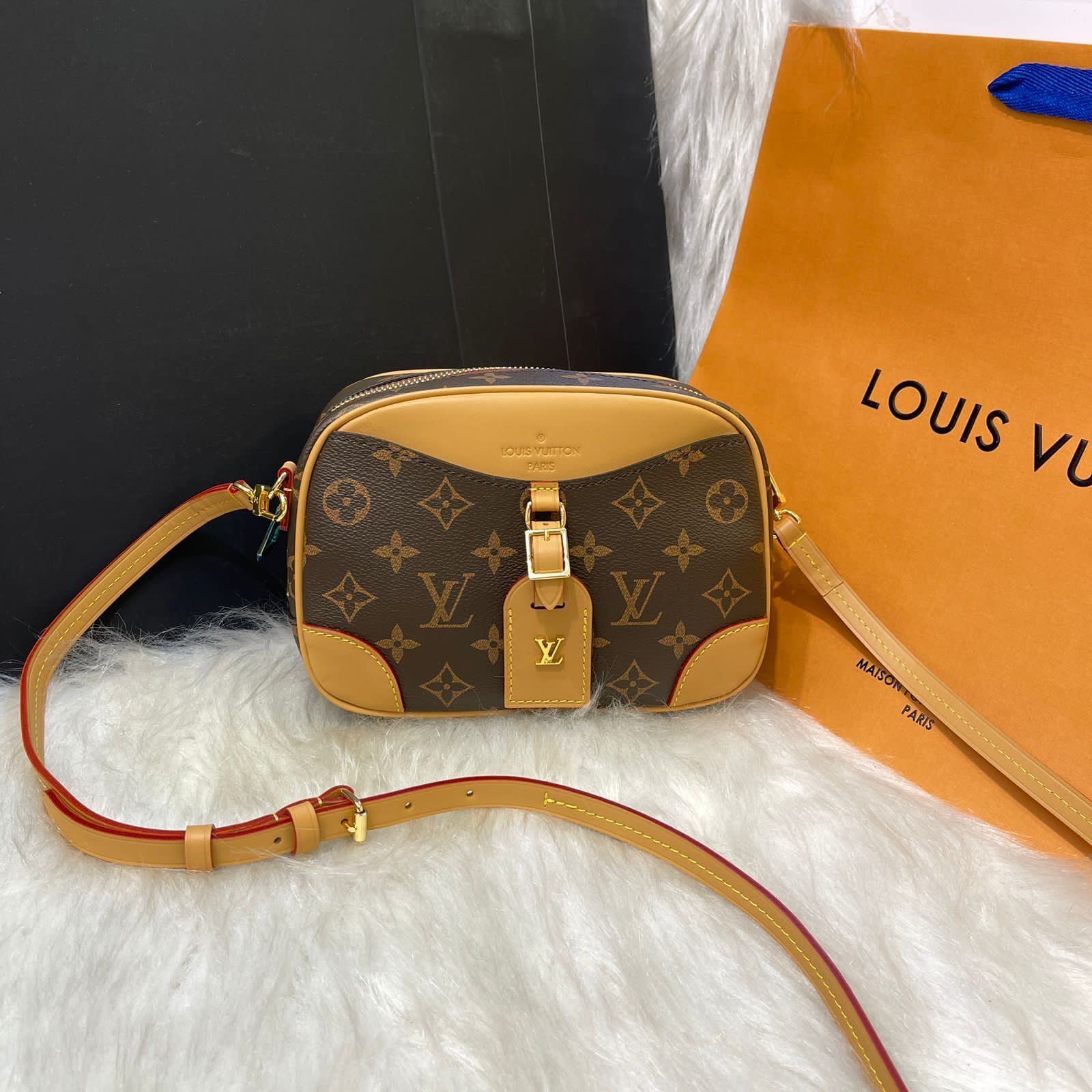 M45528 Louis Vuitton Monogram Canvas Deauville Mini